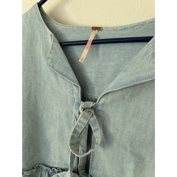 Free People Brunch Babe Chambray Tie front / bow tie flowy blouse size S - Picture 3 of 7